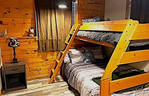 Spring Valley Cabin | Webbel Alliance Basecamp - Galactic Lake Views, Hot Tub, WiFi, Family Adventures