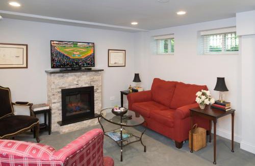 Mid-North District Apartment | webster house