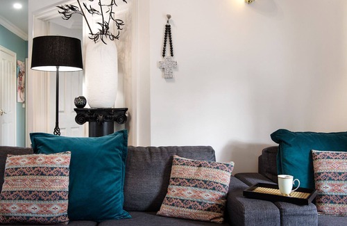 Hepburn Springs Apartment | Websters-Spa bath, gas log fire set amongst native bush land