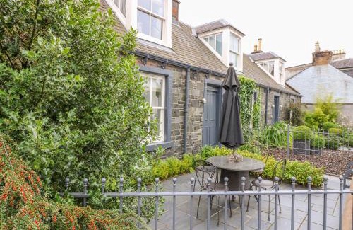 Moffat House | Wee Cottage