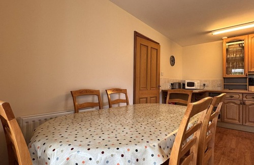 Kirkcudbright Cottage | Wee Newton - a house that sleeps 6 guests in 2 bedrooms