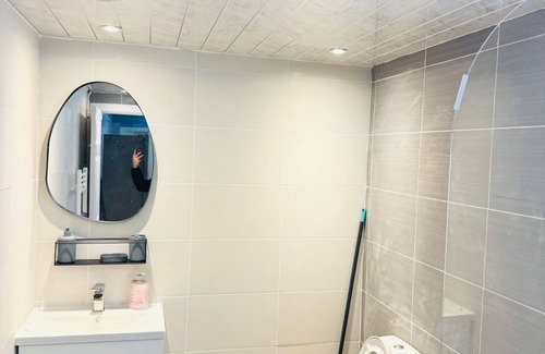 Stoke-on-Trent House | Weekend escape- 4 Bedroom House in Stoke-on-Trent