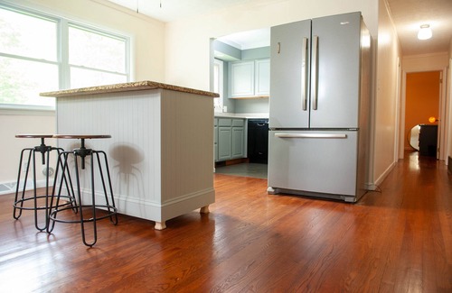 Alexandria House | Weekend getaway with Hot Tub, pet friendly. 30 mins from Columbus.