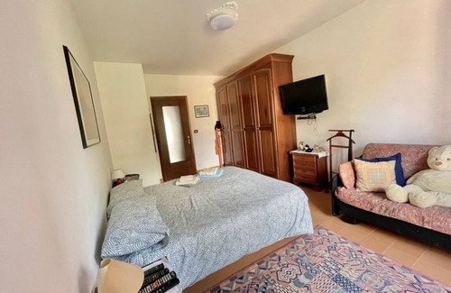 Gravere Apartment | Weekend in Gravere with garage for motorcycles/bikes