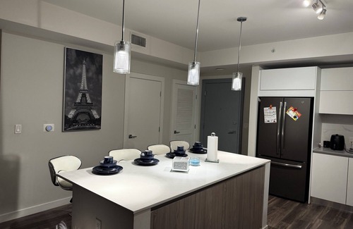 Flagler Village Apartment | Weekend Luxury 2BR w/Rooftop Pool, Jacuzzi, Game Lounge, Gym + Coffee Bar