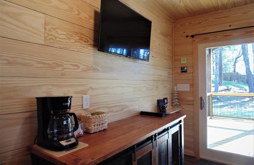 Asheville Cabin | Weekender Cabin - 3 Miles from Downton Asheville