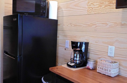 Asheville Cabin | Weekender Cabin - 3 Miles from Downton Asheville