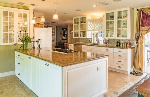 Golfview Harbor House | Weekly Discounts in Boynton. We will beat any price on a comparable property!