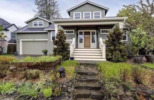 Cedar Mill Apartment | Weekly/Monthly Luxury Executive 1-Bedroom – Elegance and Comfort in Portland