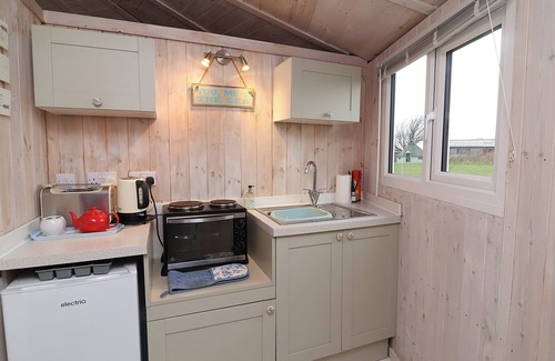 Hartland Cottage | WELCOMBE MOUTH, pet friendly, with a garden in Hartland