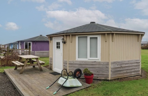 Hartland Cottage | WELCOMBE MOUTH, pet friendly, with a garden in Hartland