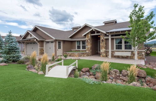 Williams House | Welcome Getaway! 4 bedroom house complete with your own putting green!