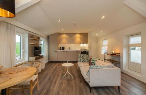 Municipality of Veere Resort | Welcome in - Vakantiewoningen in het centrum met balkon - Langstraat 5 Zoutelande