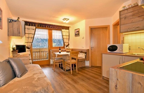 San Lorenzo di Sebato Apartment | Welcome to our Pirchnerhof - large apartment
