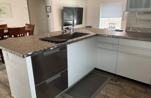 Badger Apartment | Welcome to Alaska Garden Paradise South! A large luxury home in a quiet locale.n