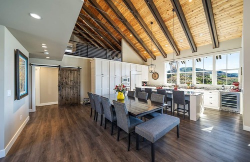 Chelan House | Welcome to Bailey's Barn at The Lookout at Lake Chelan
