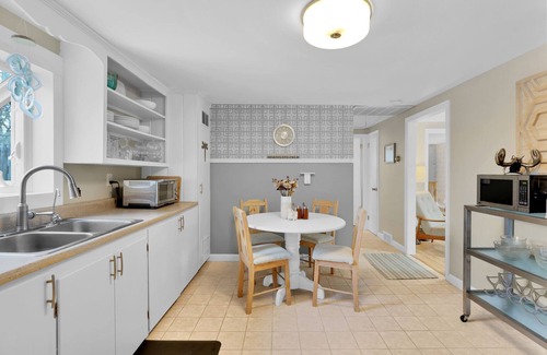 West Dennis House | Welcome To Beach Bungalow - Close to South Village Beach
