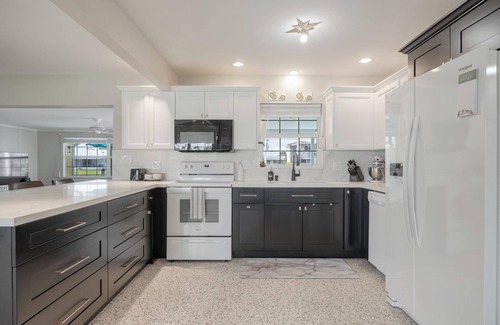 North Fort Myers House | WELCOME TO CASA DE PHOTOGRAPH-Sanctuary & Flair on the Caloosahatchie