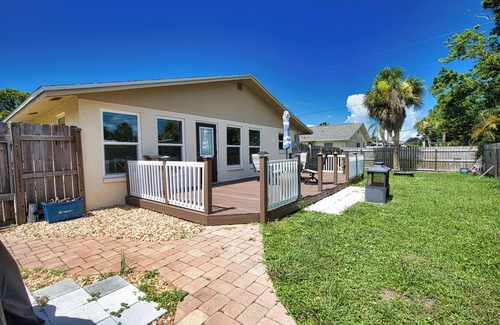 Englewood House | Welcome to Casa del Sol! Charming 2 bedroom home located 4 miles from the beach!