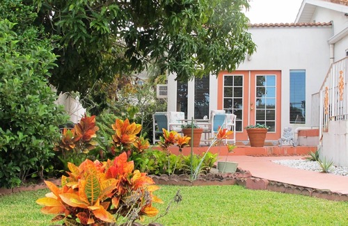 Tarpon Springs Apartment | Welcome to Esperia - Mediterranean Style Guest Suite