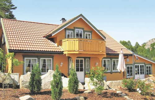 Lindesnes House | Welcome to Lindesnes and Svennevik, near the southernmost point of Norway.