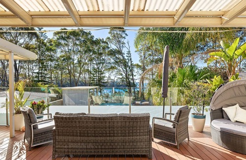 Denhams Beach House | Welcome to Margs at Denhams. A magnificant seaside apartment.