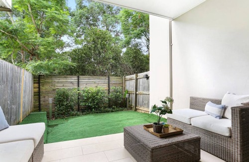 Caringbah House | Welcome to Nor Easter - 5 minutes to Cronulla Beaches & Restaurants