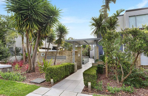 Caringbah House | Welcome to Nor Easter - 5 minutes to Cronulla Beaches & Restaurants