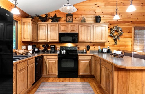 Chestnut Springs House | Welcome to our stunning 3-bedroom, 2-bathroom house nestled in the heart of Wintergreen, Virginia.