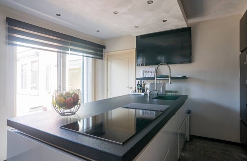 Municipality of Tilburg Villa | Welcome to our modern bungalow, located in an industrial area on the outskirts of Tilburg.
