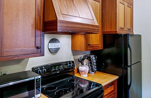 Adelma Beach Cottage | Welcome to our Romantic Country Getaway nestled on a treed 10 acres.