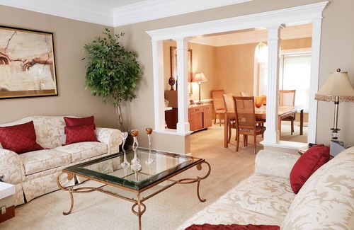 North Potomac House | Welcome to Quince Orchard Knolls, North Potomac. Your home away from home!