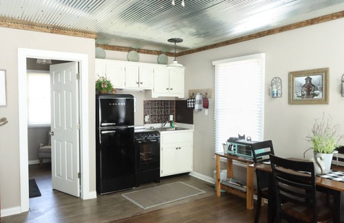 Sloans Valley Apartment | Welcome to “Rustic Suite” – Your Charming Retreat at Lake Cumberland