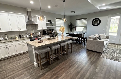 North Port House | Welcome to the Beautiful Pool House of North Port!