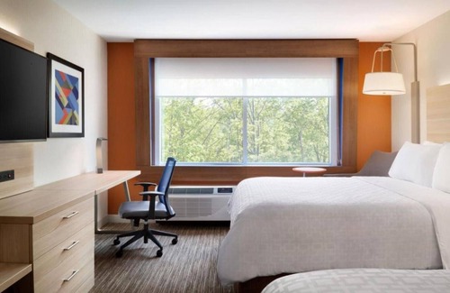 Elizabeth House | Welcome to the brand-new Room – Newark Airport