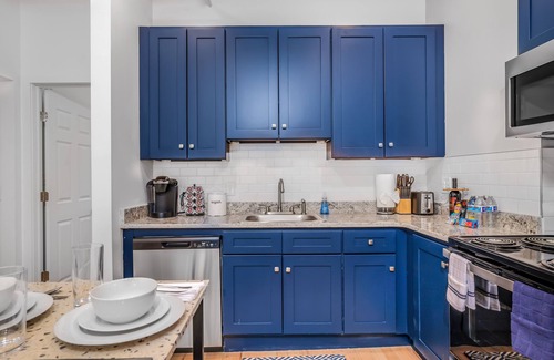 West Chester Apartment | Welcome to The Charming High st Suites