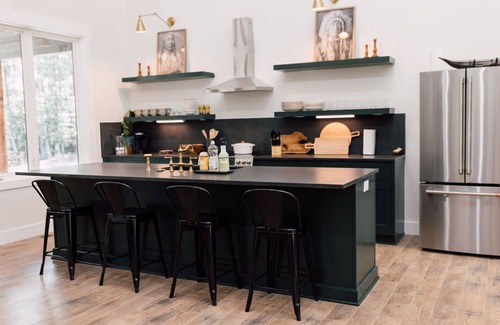 Saint Andrews House | Welcome to the Doc Holiday. Located in the Gorgeous Clifftops of Monteagle, TN.