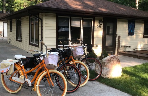 Higgins Lake House | Welcome to The Firefly Cottage at Higgins Lake!