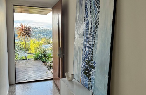 Merimbula House | Welcome to The Freckled elbow, located on the beautiful Sapphire coast NSW.