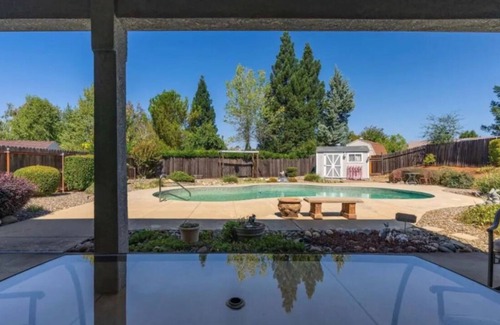 Ione House | Welcome to the Large House
