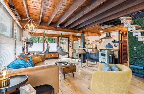 Newfield Cabin | Welcome to THE NEST, HotTub/Sauna/Rock Haven Lake access