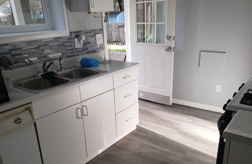 Kenmore House | Welcome to the suburbs!