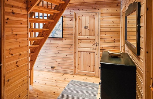 Odda House | Welcome to this cozy cottage in a great location with great hiking nearby.