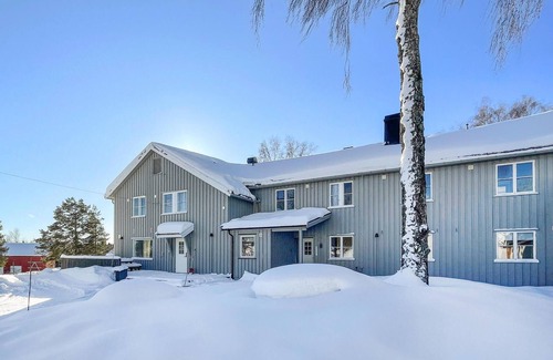 Mesnali Apartment | Welcome to this large house with private rooms and inviting common areas.