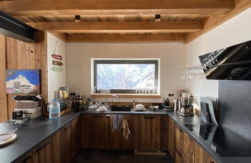 Les Deux Alpes Ski Chalet | Welcome to White Combs Mountain Lodge , 5 stars, spa, close to lifts and village