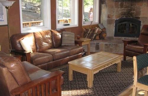 Crystal Lake Cabin | Welcome to Wonderland!