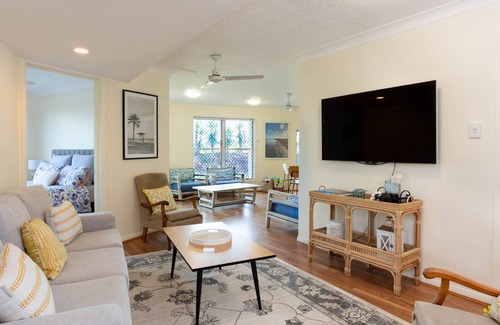 Farnborough House | Welcome to Yeppoon Hinz On The Beach