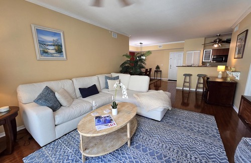 East Ocean Ave Condo | Welcome to your 2-Bedroom Intracoastal Courtyard-view Oasis in Lantana!