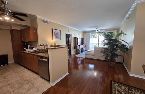 East Ocean Ave Condo | Welcome to your 2-Bedroom Intracoastal Courtyard-view Oasis in Lantana!
