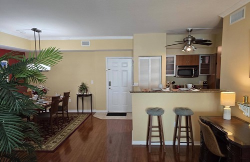 East Ocean Ave Condo | Welcome to your 2-Bedroom Intracoastal Courtyard-view Oasis in Lantana!